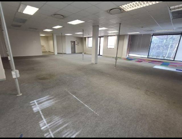 BUSINESS PROPERTY TO RENT IN CONSTANTIA KLOOF